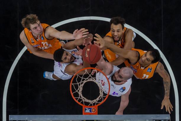 纽卡斯尔联 纽卡斯尔联