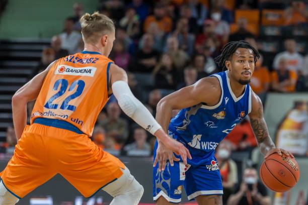 我们怀疑 我们怀疑