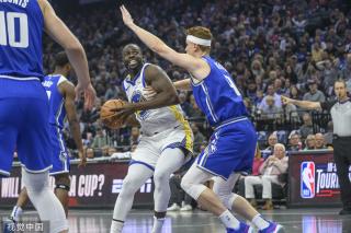 四名球员的 四名球员的