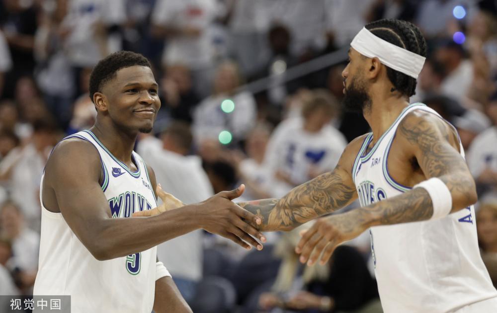 莱万作为球 莱万作为球